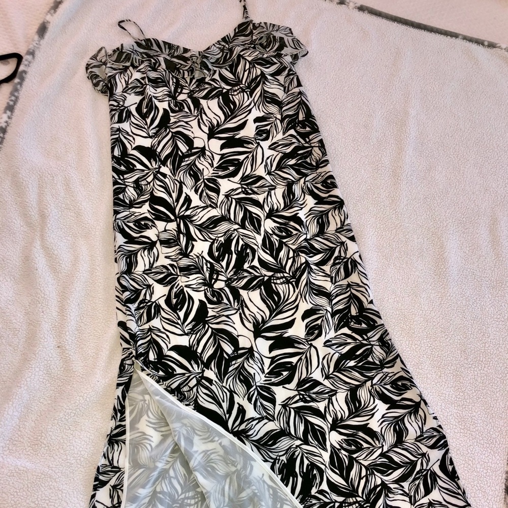 Sleeveless Dress NWT Mossimo M